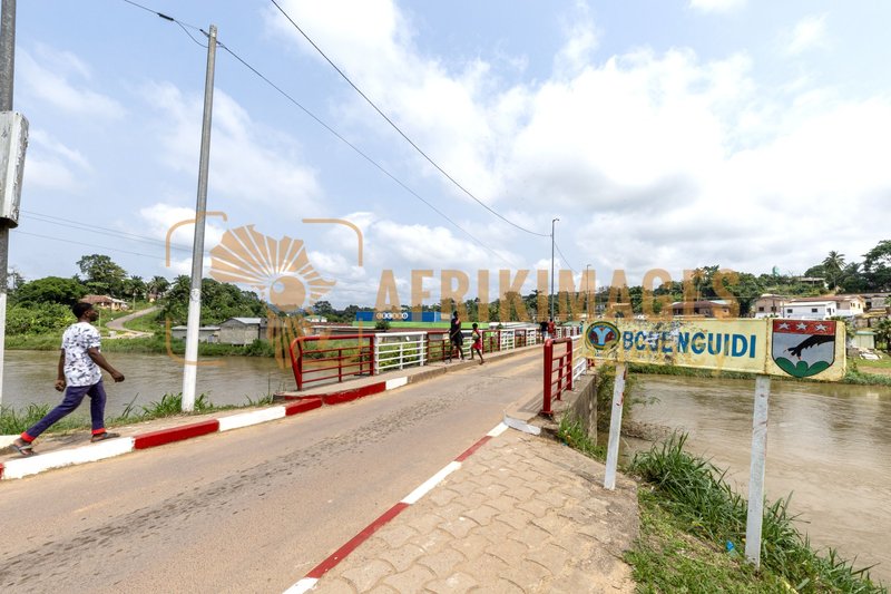 Afrikimages gabon/  koulamoutou