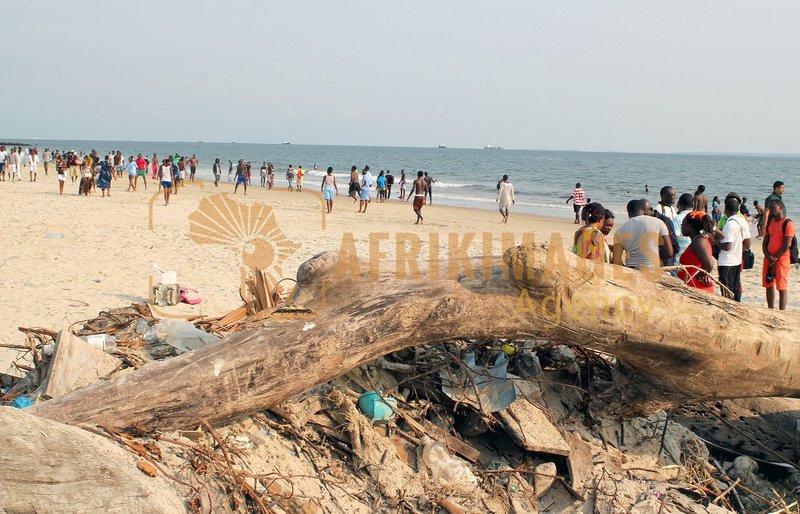 Afrikimages pollution de l'environnement 