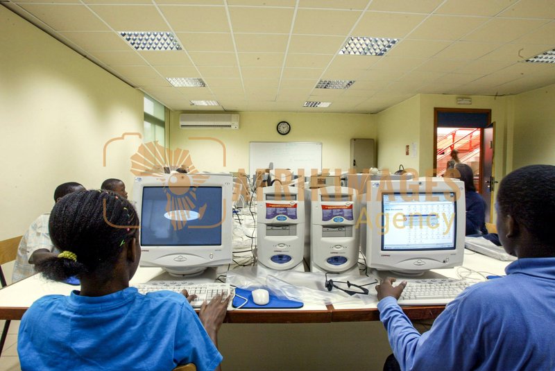 Afrikimages complexe scolaire michel dirat