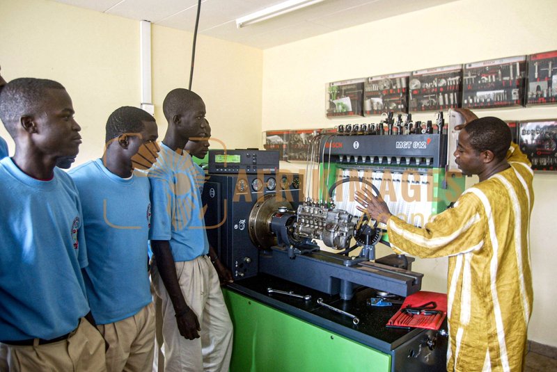 Afrikimages lycée technique de port-gentil
