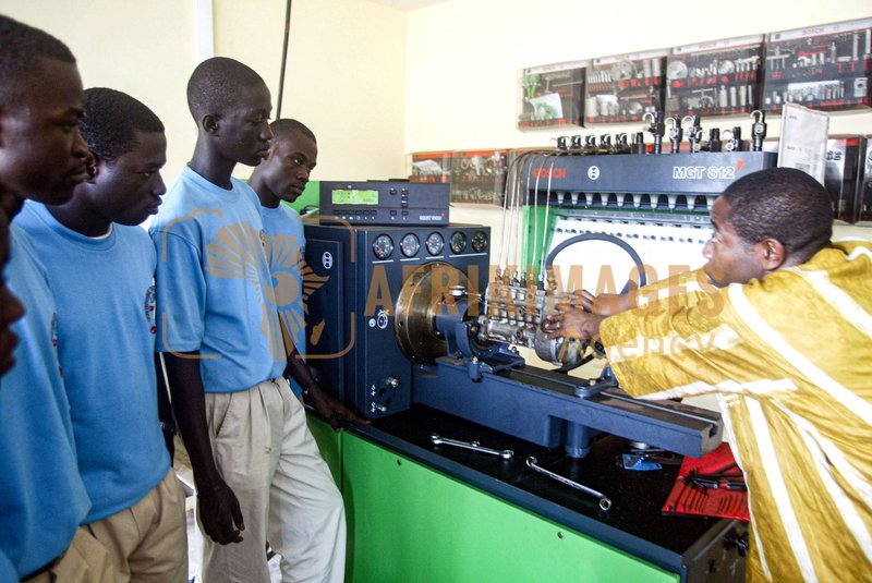Afrikimages lycée technique de port-gentil