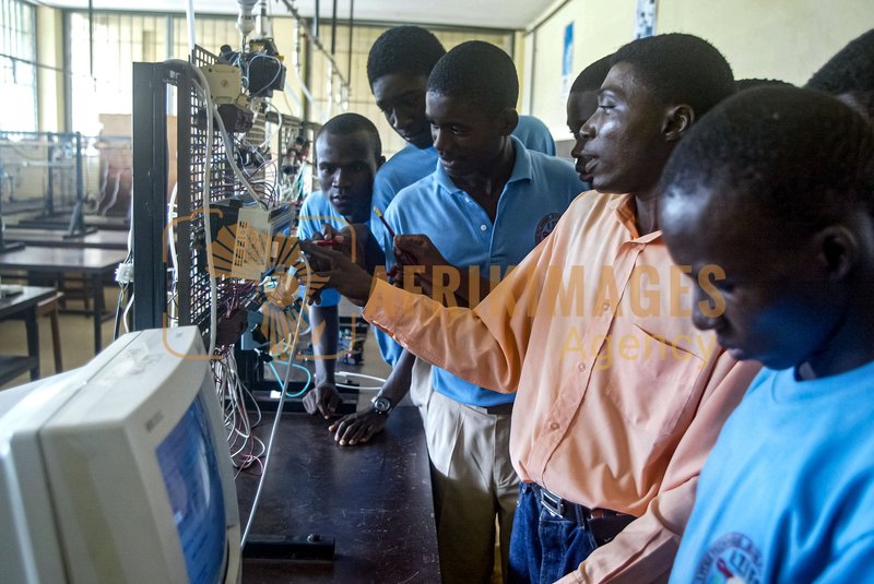 Afrikimages lycée technique de port-gentil