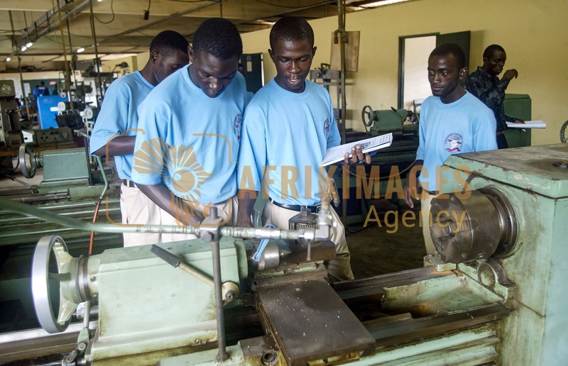 Afrikimages lycée technique de port-gentil