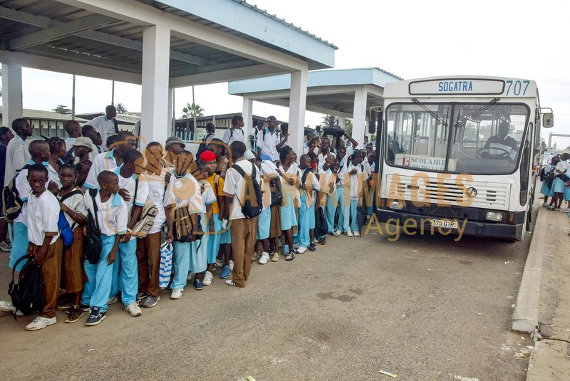 Afrikimages les élèves  scolaires