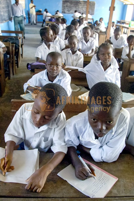 Afrikimages école refugiés-camp buduburam