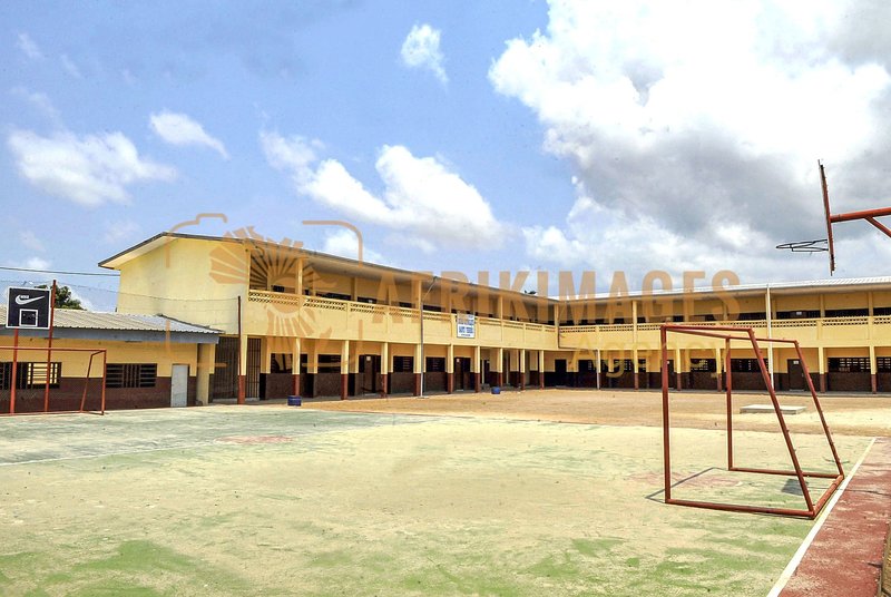 Afrikimages école catholique ste therese  de port-gentil