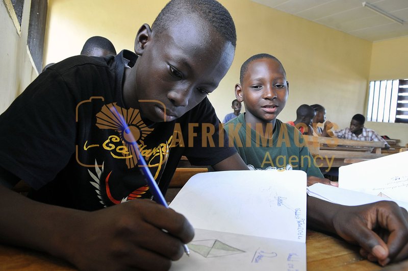 Afrikimages école catholique ste therese  de port-gentil
