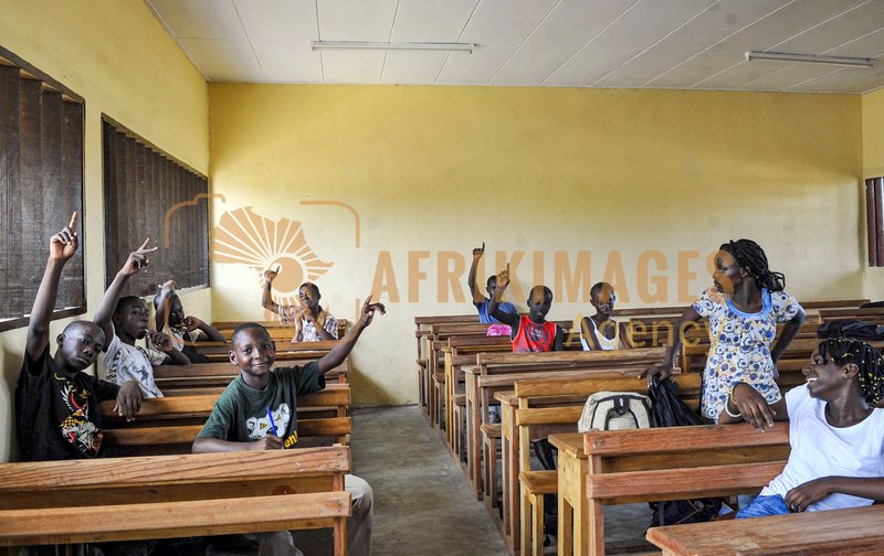 Afrikimages école catholique ste therese  de port-gentil