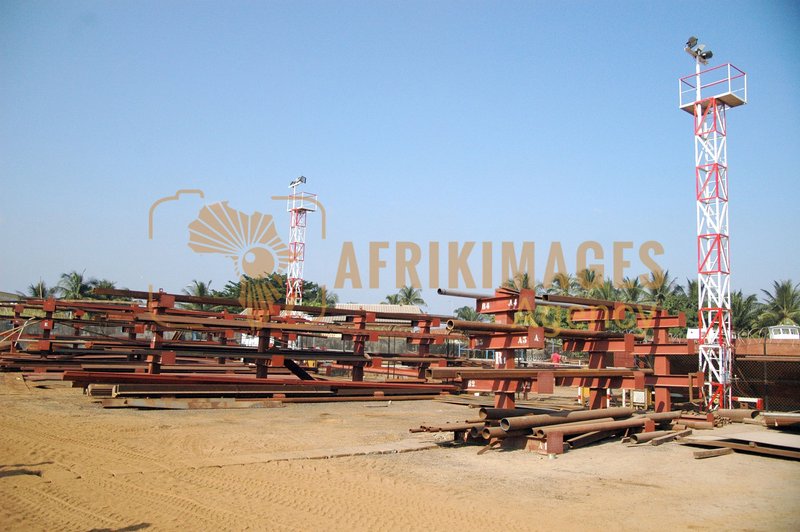 Afrikimages gabon / industries métallurgiques et mécaniques