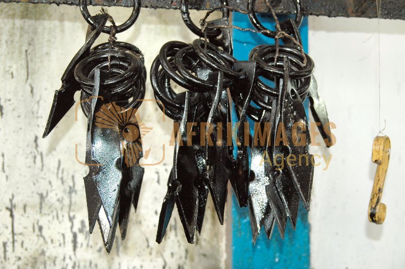 Afrikimages gabon / industries métallurgiques et mécaniques