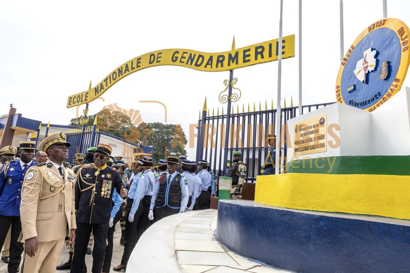 Afrikimages la défense                                                                                                                                                                                                                                                                                                                                                                                                                                                                                                                                                                                                                                                                                                                                                                                                                                                                                                                                                                                                                                                                                                                                                                                                                                                                                                                                                                                                                                                                                                                                                                                                                                                                                                                                                                                                                                                                                                                                                                                                                                                                                                                                                                                                                                                                                                                                                                                                                                                                                                                                                                                                                                                                                                                                                                                                                                                                                                                     