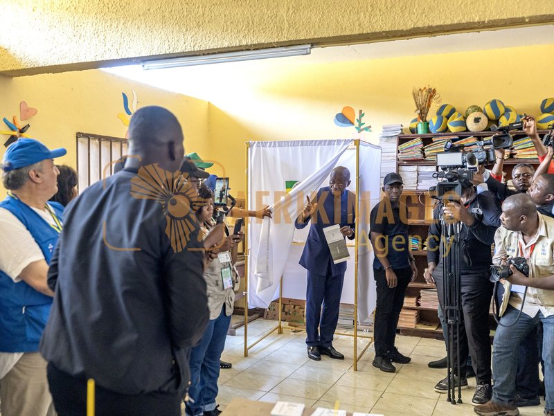 Afrikimages elepr25-006
