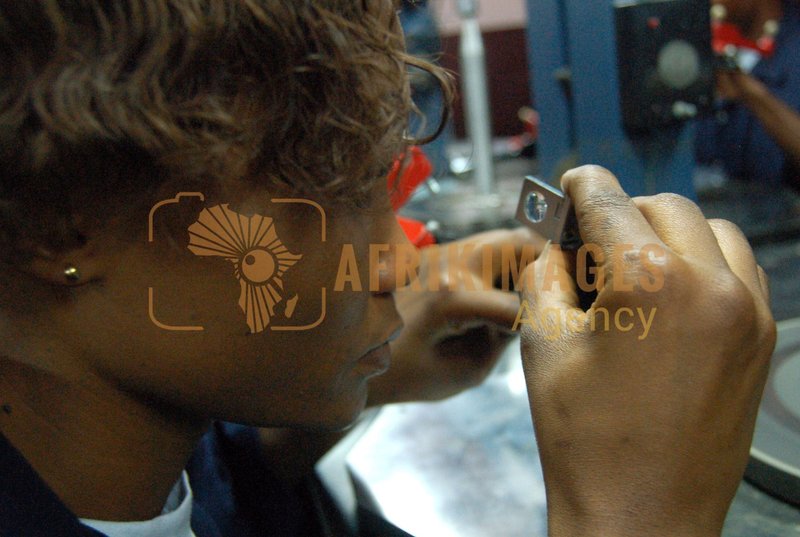 Afrikimages gabon /métaux & minéraux