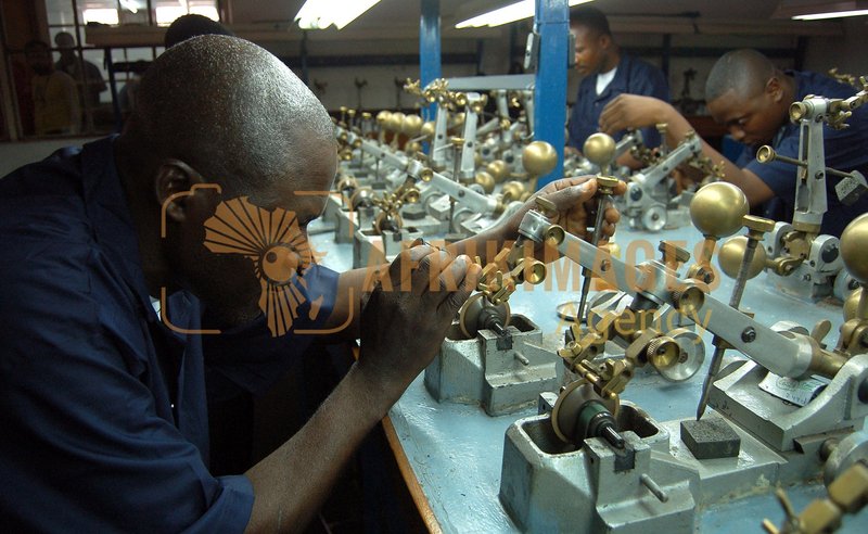 Afrikimages gabon /métaux & minéraux