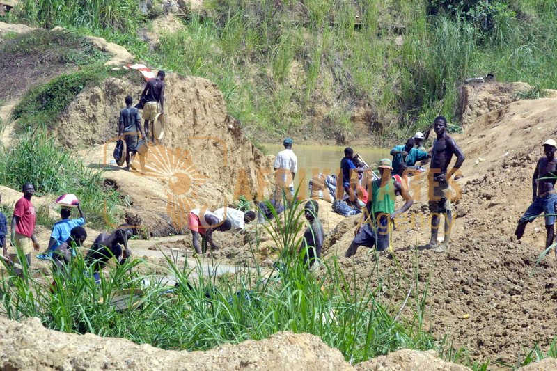 Afrikimages sierra leone / métaux & minéraux