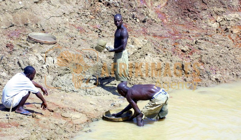 Afrikimages sierra leone / métaux & minéraux