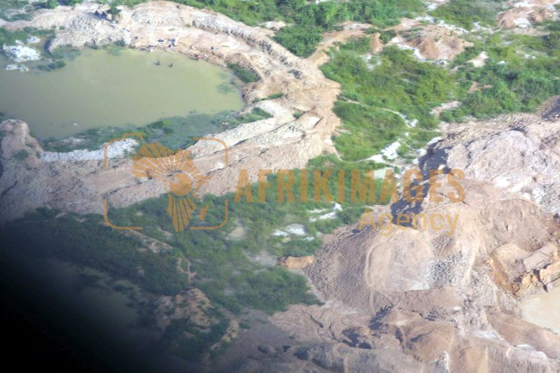 Afrikimages sierra leone / métaux & minéraux