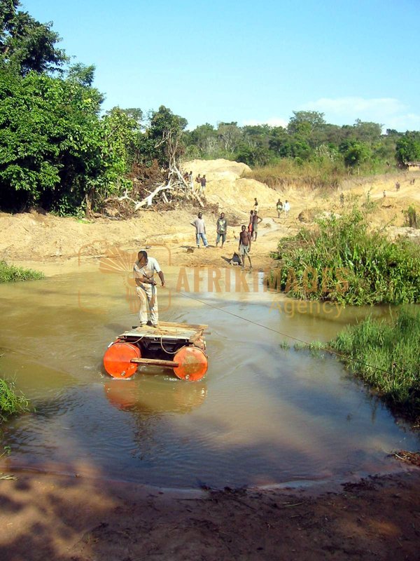Afrikimages sierra leone / métaux & minéraux