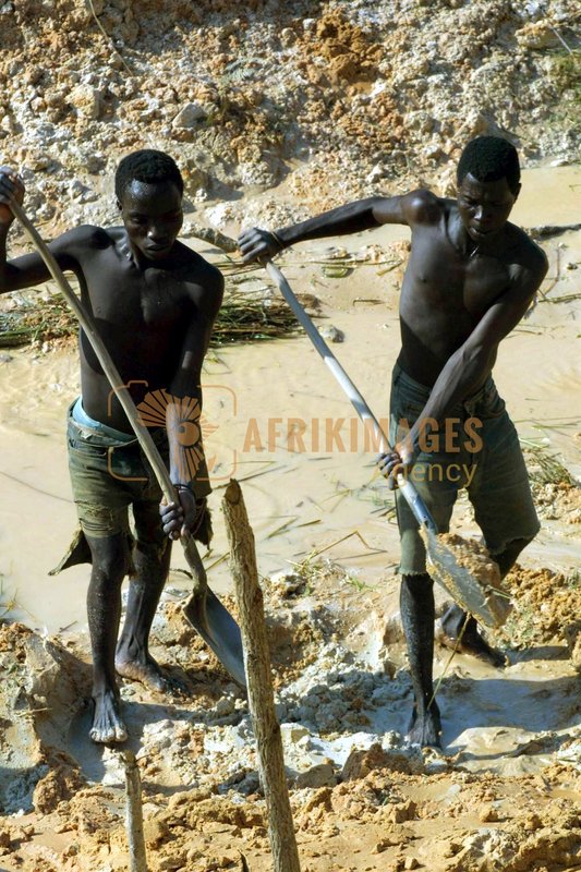 Afrikimages sierra leone / métaux & minéraux