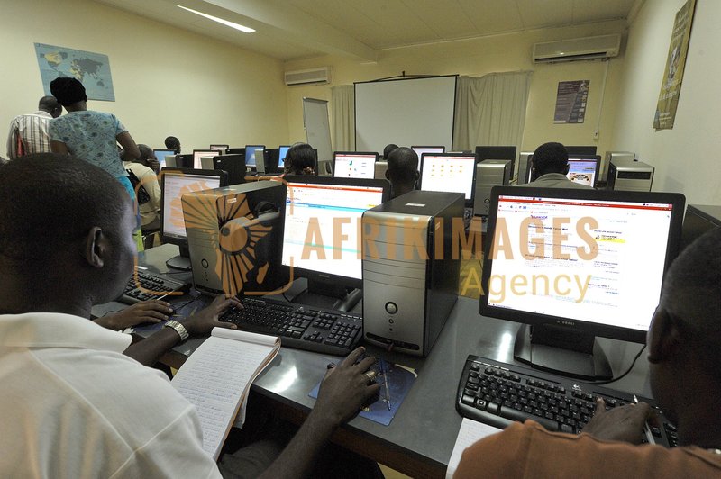 Afrikimages gabon/  universités