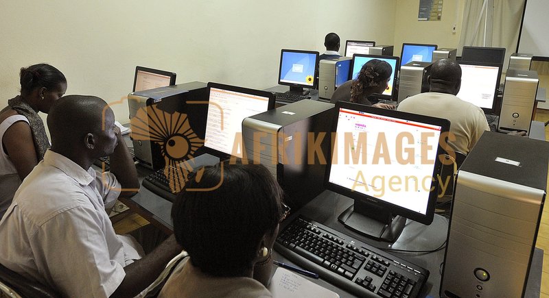 Afrikimages gabon/  universités