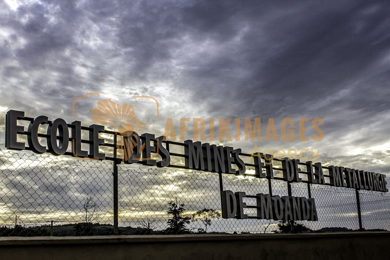 Afrikimages gabon/  ecole des mines et de la metallurgie de moanda