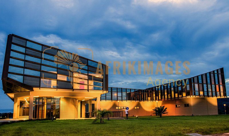 Afrikimages gabon/  ecole des mines et de la metallurgie de moanda