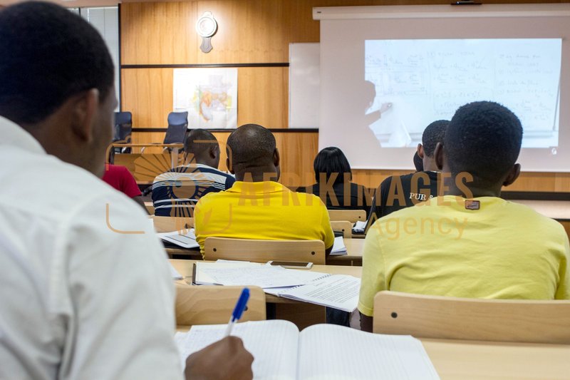 Afrikimages gabon/  ecole des mines et de la metallurgie de moanda