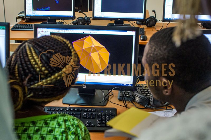 Afrikimages gabon/  ecole des mines et de la metallurgie de moanda