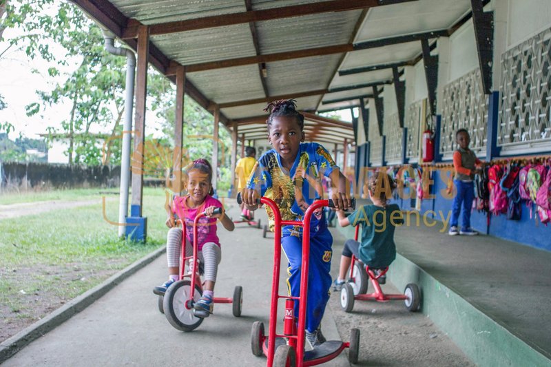Afrikimages gabon /  école maternelle