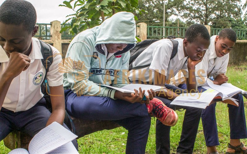 Afrikimages gabon /  lycéens