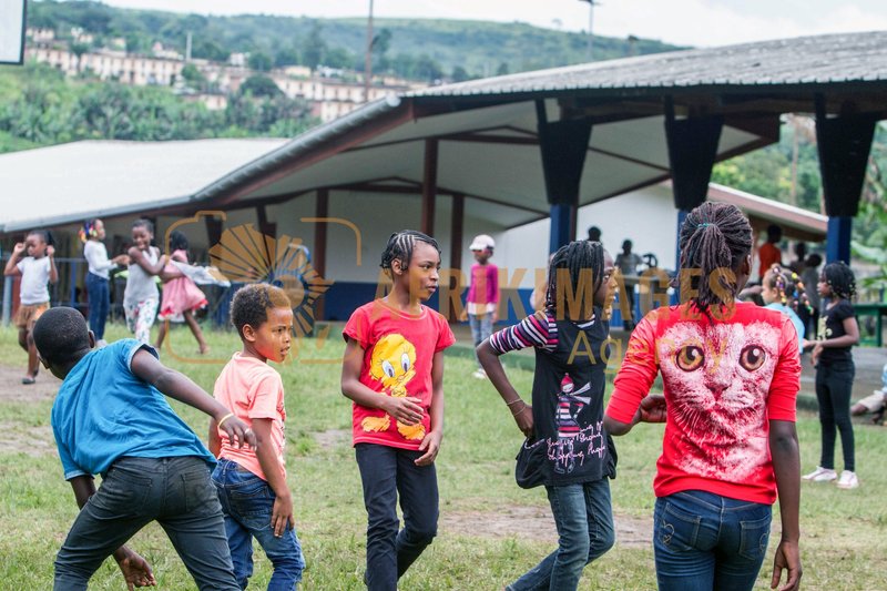 Afrikimages gabon /  écoliers