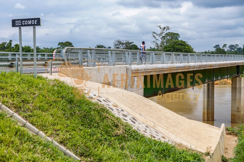 Afrikimages côte d’ivoire /  abidjan (localité d'anissue)